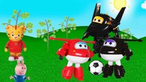 Peppa Pig George Pig Daniel Tigre aparece Godzila dinossauro gangue Super Wings totoykids-uuGMjpD0XRY