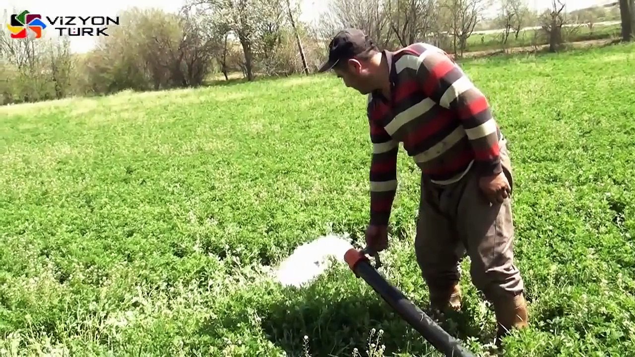 AHMET EMEKSİZ   İKİ LOKMA EKMEK İÇİN