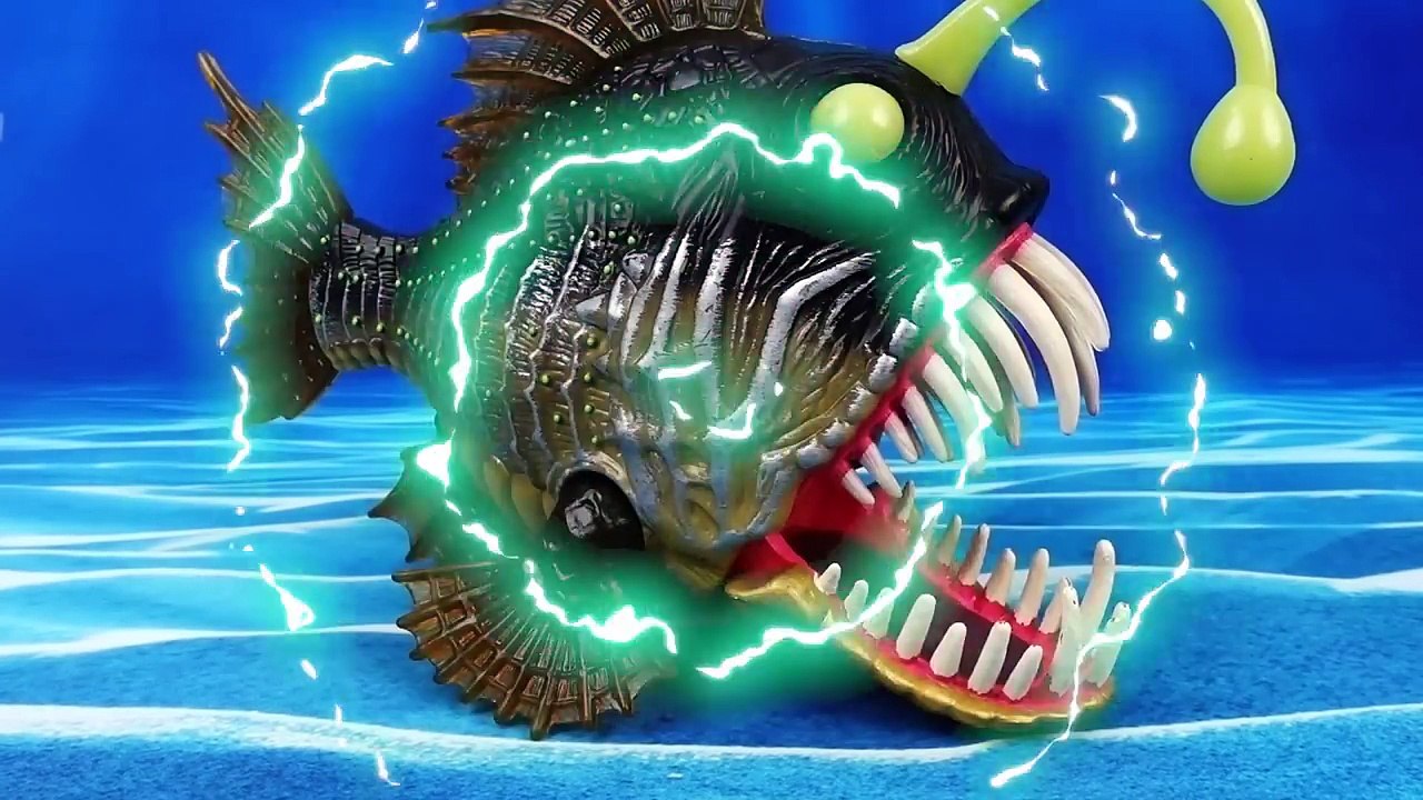 Deep Sea Monsters in The Brooms Harbor~! Go Go Robocar Friends Protect Brooms Town - ToyMart TV-D50WIvCE14o