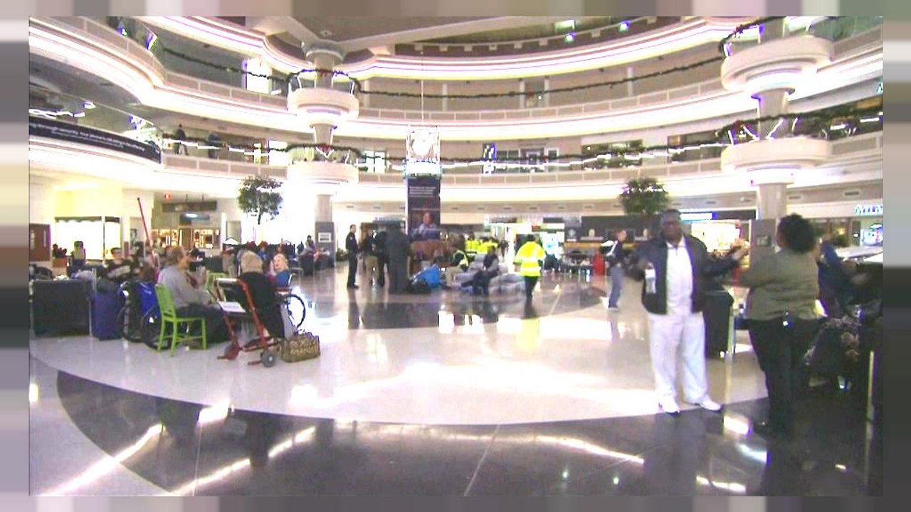 Jubel am Flughafen Atlanta: Nach 10 Stunden wieder Strom