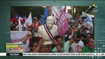 Simpatizantes de Sebastián Piñera celebran su victoria