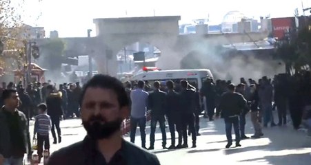 Süleymaniye'de Protesto: Barzani'nin Partisinin Ofisi Ateşe Verildi!