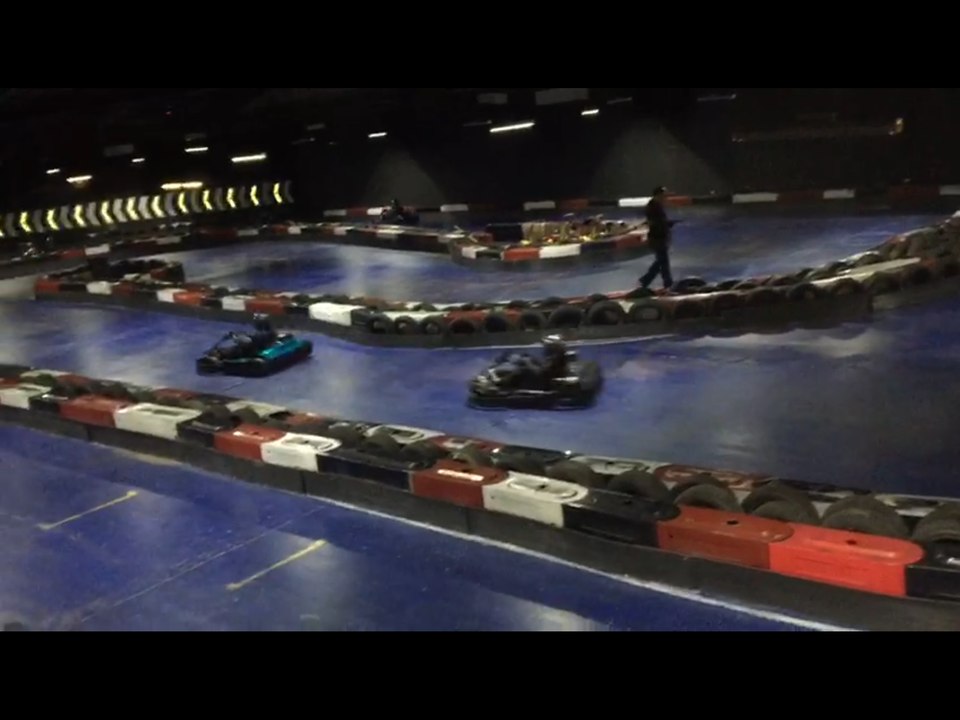 Super fast indoor kart racing game's
