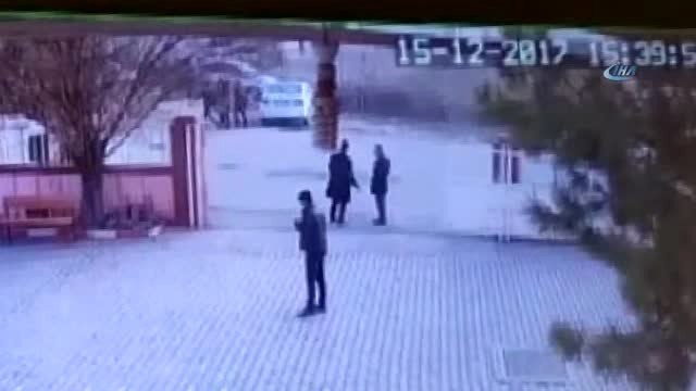 Öğrencisini Korumak İçin Canını Hiçe Saydı.