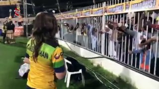 Shahid Afridi's Pakhtoons Team Shirt Being Distributed By Zareen Khan