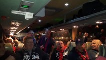 Ambiance dans le car des supporters du RFC Liège avant le match au RWDM