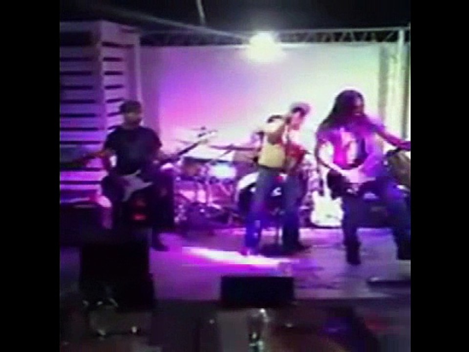 VASKO DEL SUD BAND SONO ANCORA IN COMA LIVE AT MOE'CANOSA DI PUGLIA