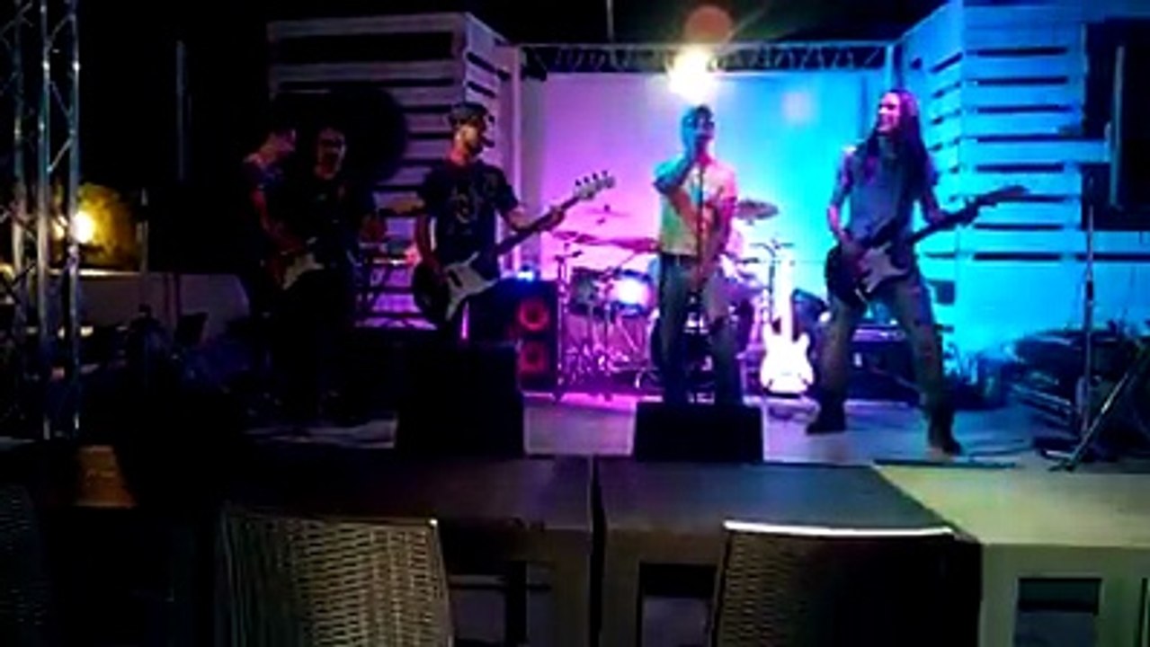 VASKO DEL SUD BAND GIOCA CON ME LIVE AT CANOSA
