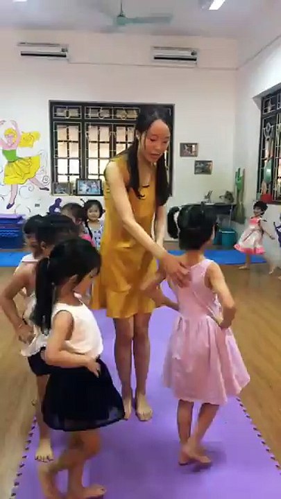 Câu lạc bộ người mẫu dành cho bé  - Phần 2