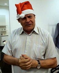 Zé Lezin faz paródia de Natal