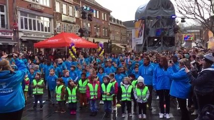 Viva for Life : 270 élèves organisent un flashmob
