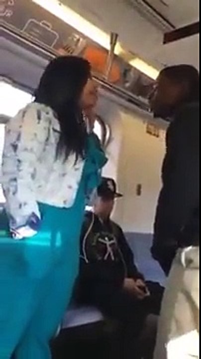 Cet abruti n'aurait pas du embêter cette jeune femme