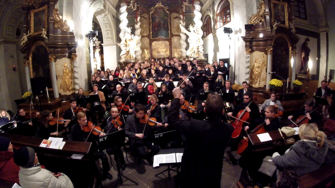 10-Mozart-Requiem-Hostias