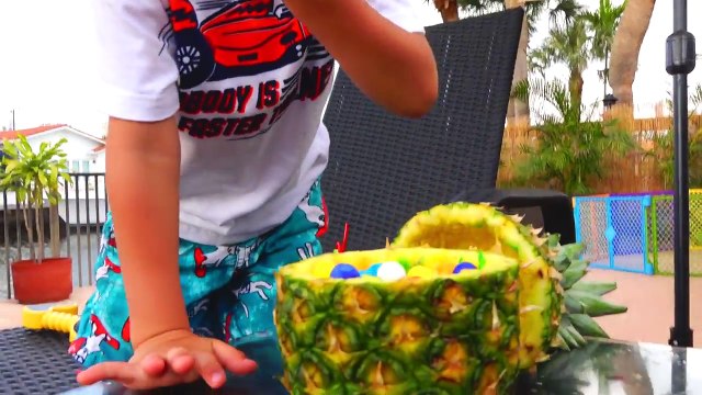 Vlad CrazyShow Влад Крези Шоу -Funny Baby Дети в Бассейне Funny Kids Real Pool Party