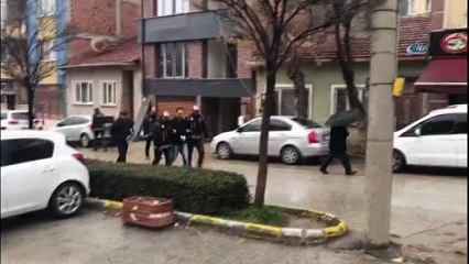 Yunanistan’a kaçarken yakalanan FETÖ’cü emniyet görevlisi adliyeye sevk edildi