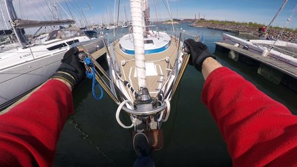 Solo sailing a Jeanneau Gin Fizz