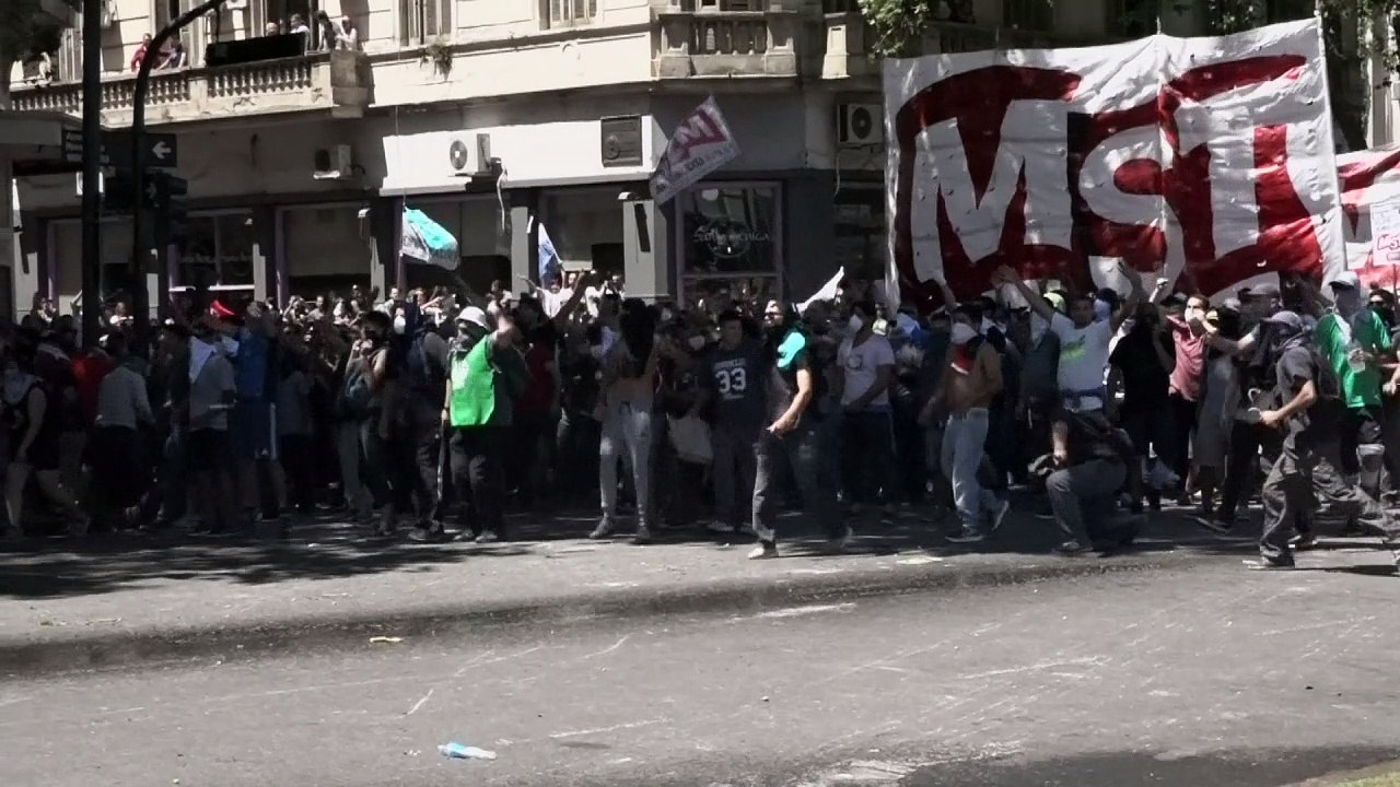 Argentina tem greve e protestos contra reforma da previdência
