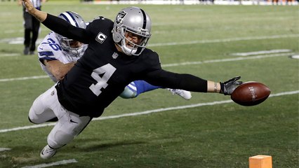 Derek Carr's last-second stretch for pylon results in fumble-touchback