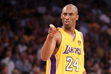 The NBA World Reacts to Kobe Bryant's Jersey Retirement