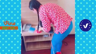 Funny Videos 2017 ● People doing stupid things P11-ySEo3TRy9EU