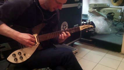 DCustomGuitar - Listen to our Custom Guitar