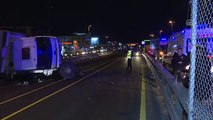 Metrobüs yoluna TIR devrildi-lyHJB1WJATM.f134