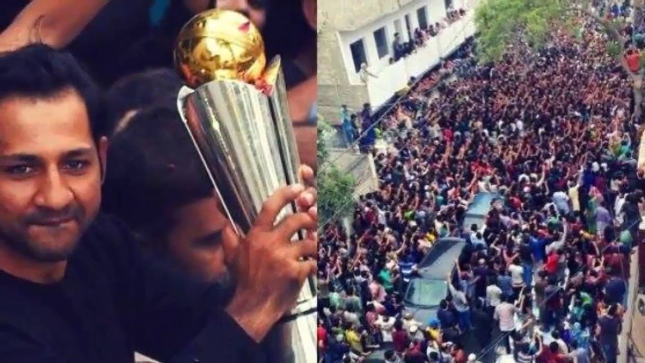 Captain Sarfarz ahmed Sign Mauka with the Crowd outside his home