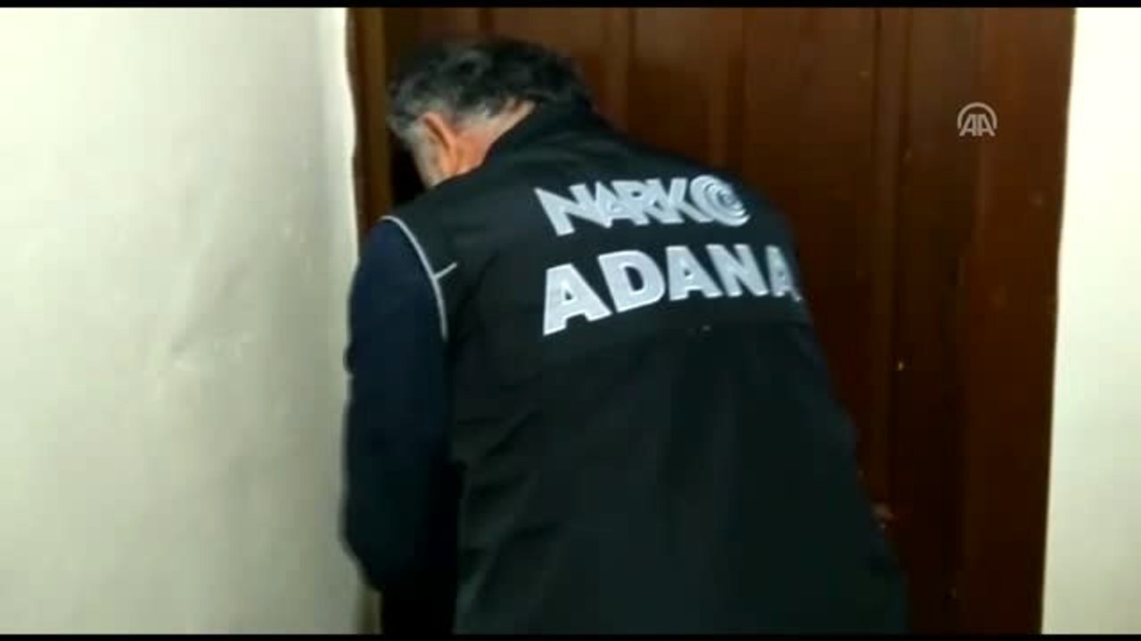 Odada Uyuşturucu Yetiştirmek İçin Düzenek Kurmuş