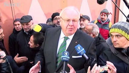 Almanya Büyükelçisi cezaevi önünde bekledi