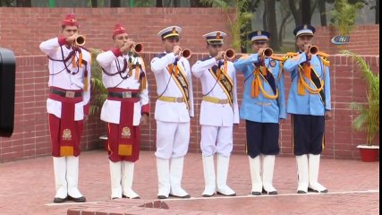 Başbakan Yıldırım, Bangladeş'te Ulusal Şehitler Anıtı'nı Ziyaret Etti