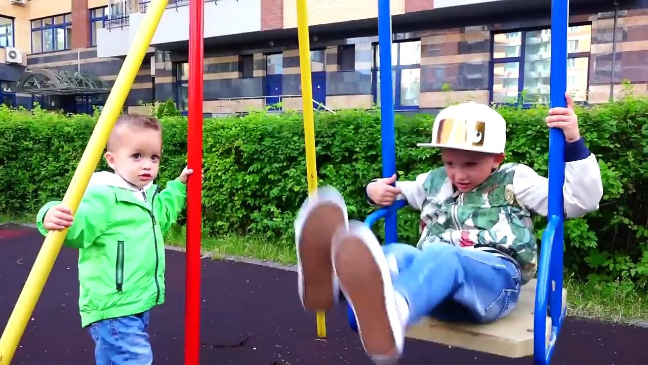 NATURAL DISASTER SURVIVAL Дети Спасение Family Fun Kids Pretend Playtime