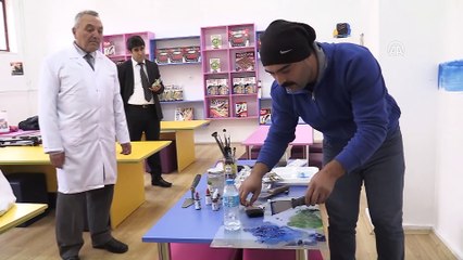 Cezasını okul duvarlarına resim yaparak çekiyor - ANKARA