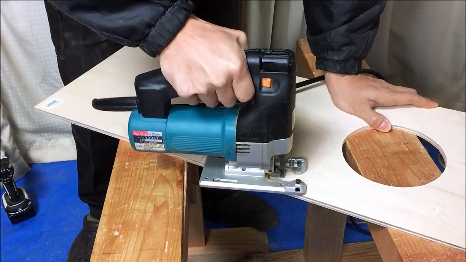 Diy工具 ジグソーで丸く切る 四角く切る ジグソーの基本的な使い方 カミヤ木工のdiy家具教室 Video Dailymotion