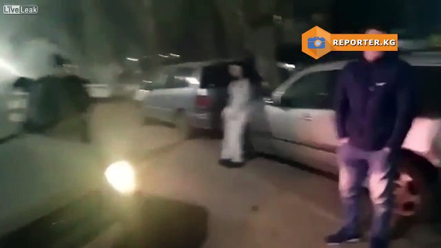 Comment elle a pu conduire aussi ivre !! Elle titube en marchant !