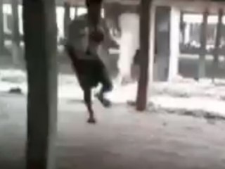 யானையைச் சீண்டும் இளைஞர்கள்-ஷாக் வீடியோ