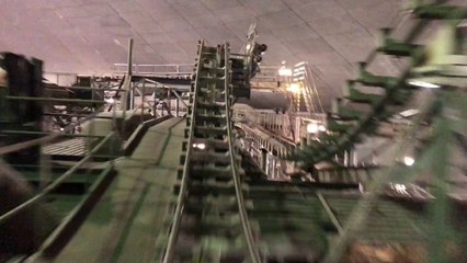 Le Space Mountain avec les lumières allumées