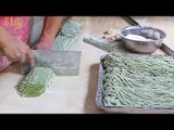 Chinese Street Food Vendor Makes Spinach Noodles by Hand