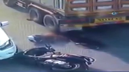 Brezilya'da Kadının Bacaklarının Üzerinden 2 Kamyon Geçti