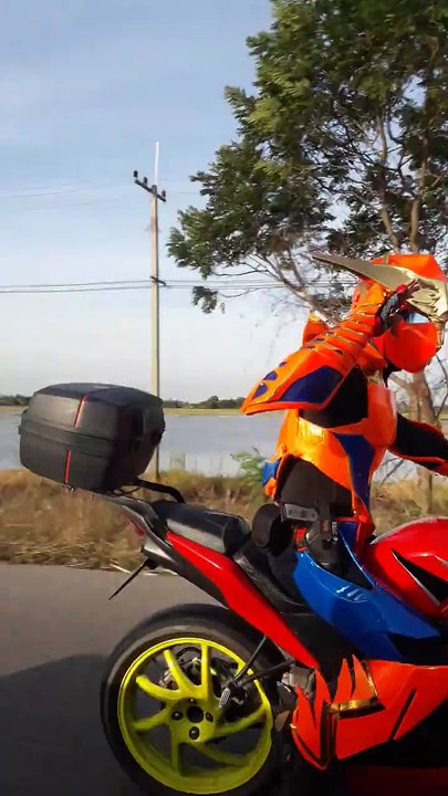 INSIDER THAILAND-Kamen rider cosplay