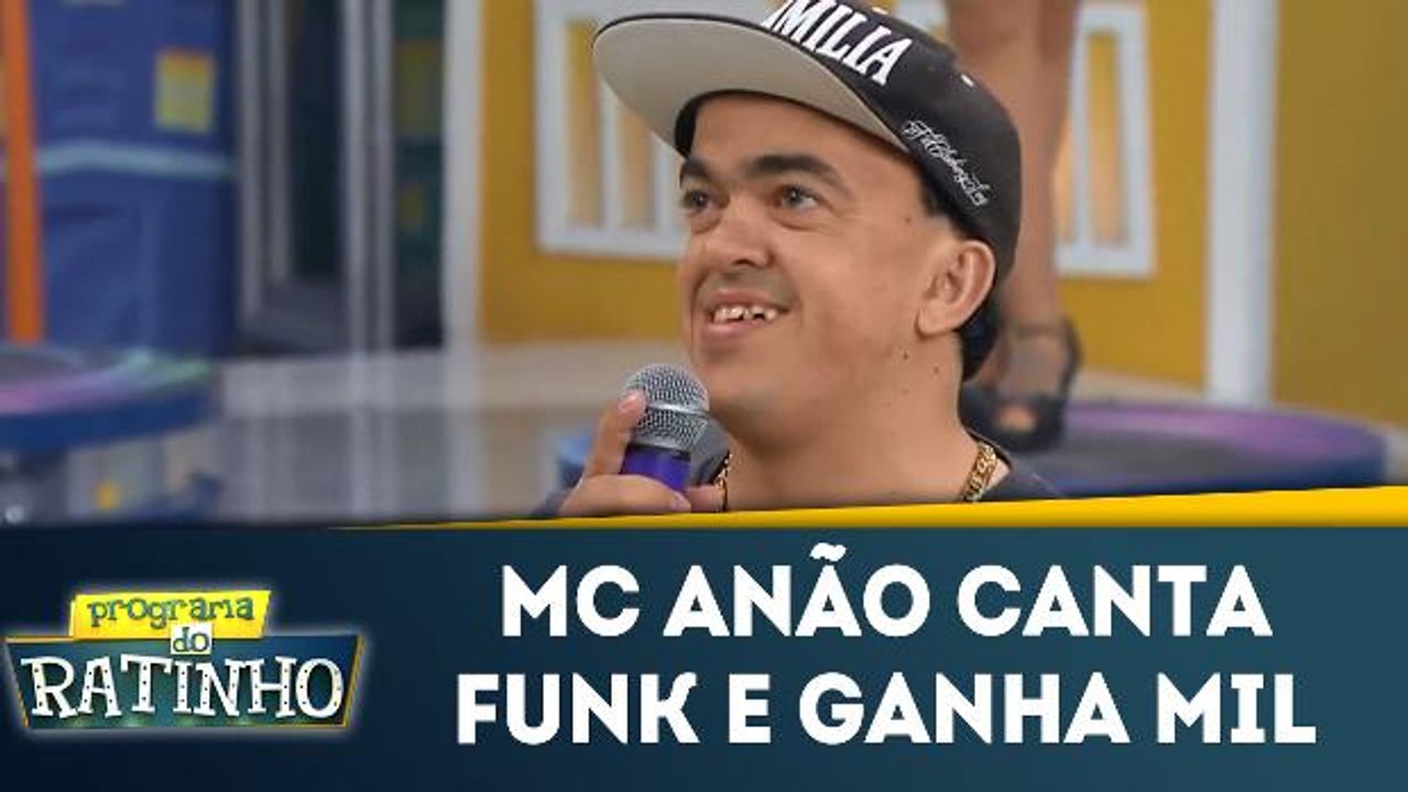 MC Anão canta funk e ganha mil