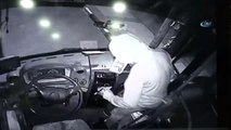 Halk Otobüsüne Giren Hırsızlar Kamerada