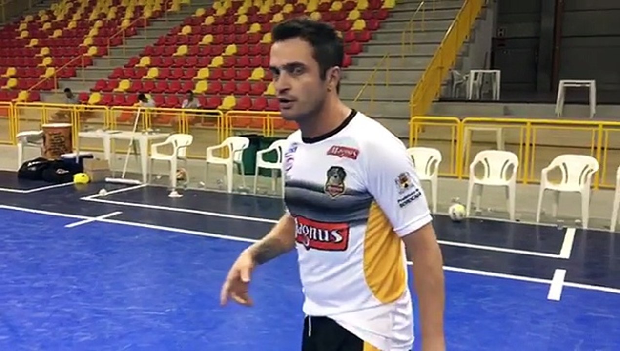 le joueur brésilien falcao mini foot