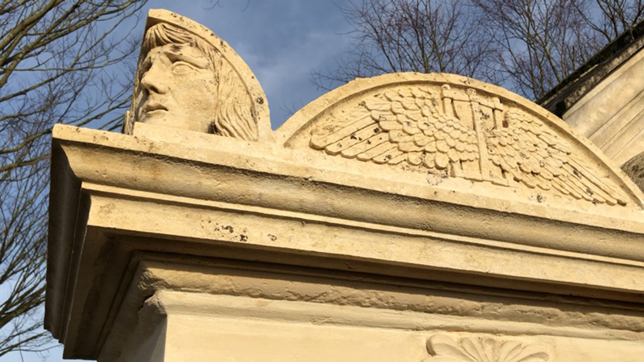 Restauration des tombes anciennes remarquables