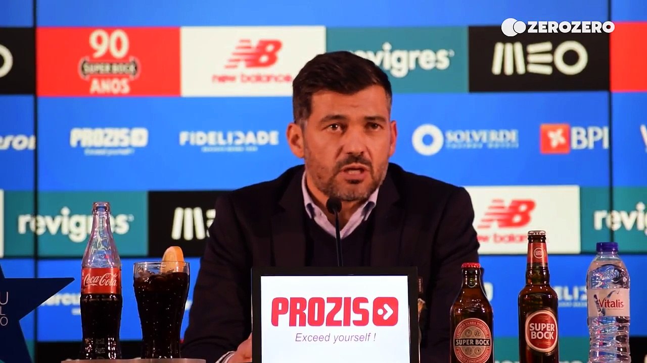 Era meia-noite e o FC Porto estava a fazer treino de carga...