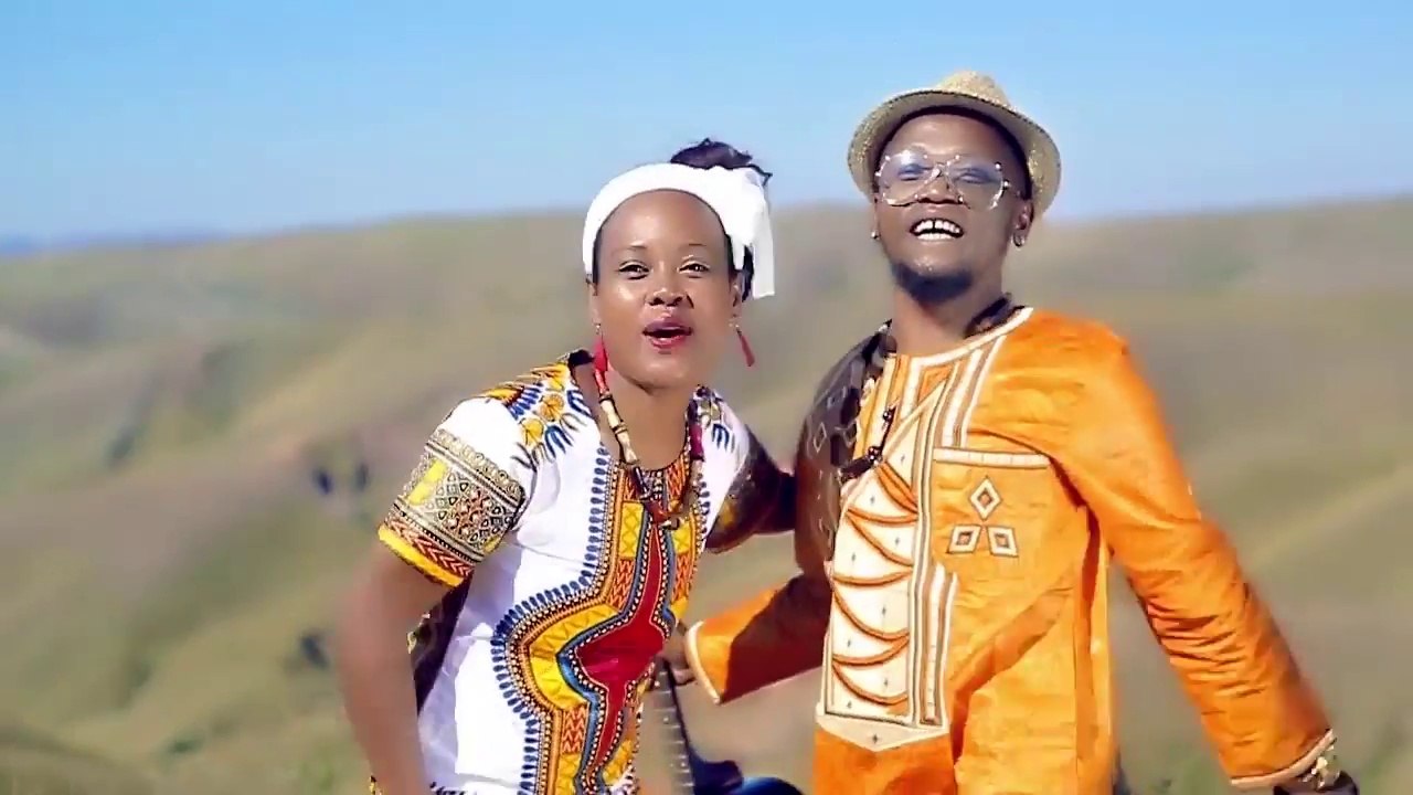 YVON PAUL ft SIANAH      -      SAMBATRA      (Gasy HD 2017)