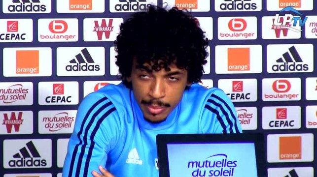 Luiz Gustavo : Je ne suis pas plus important que mes coéquipiers