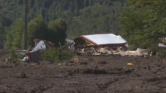 Bachelet da prioridad a los damnificados en la zona chilena afectada por alud