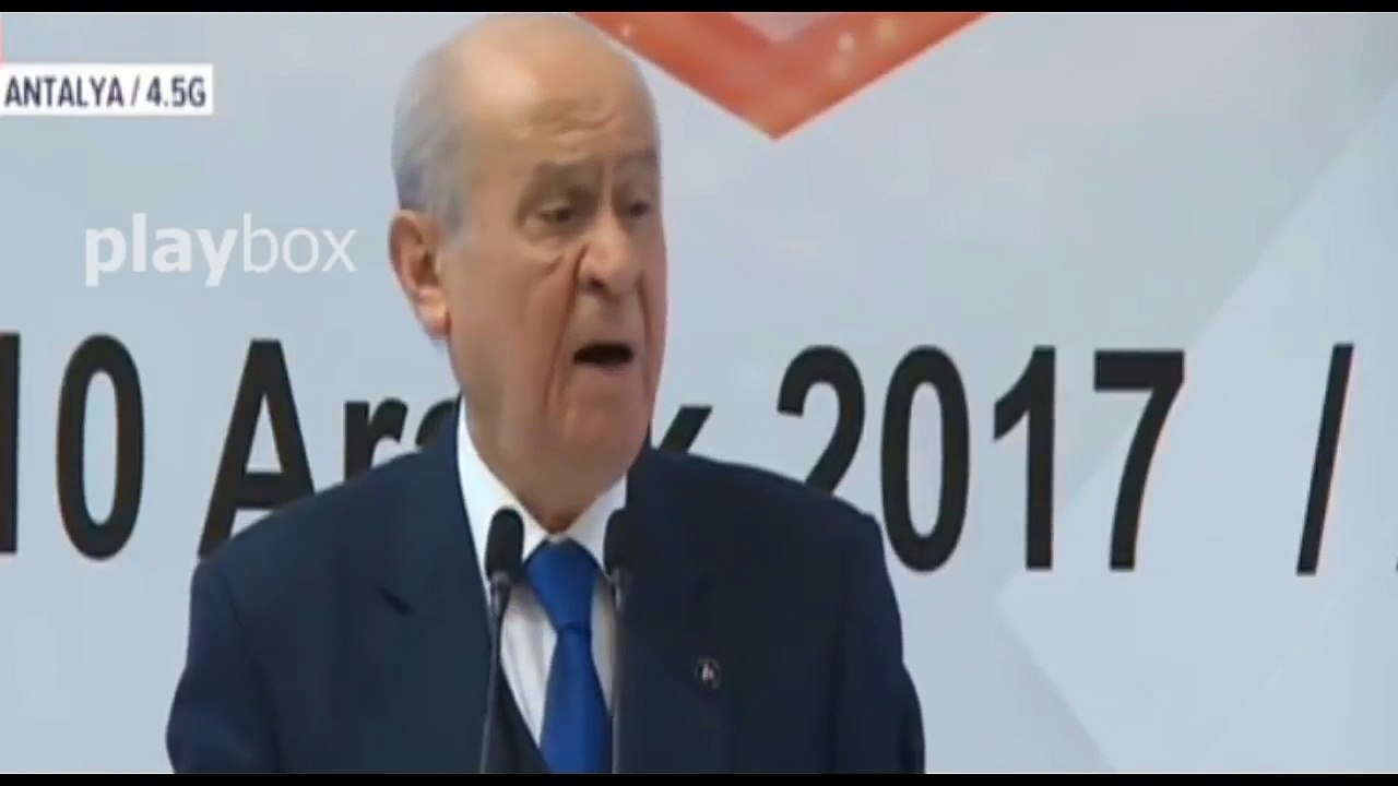 Devlet Bahçeli'nin Takma Dişleri Yerinden Çıktı