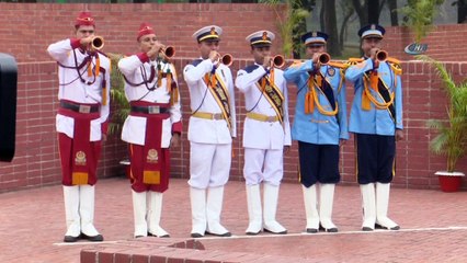 Başbakan Yıldırım, Bangladeş'te Ulusal Şehitler Anıtı'nı ziyaret etti