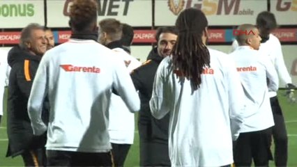 Hırvat Teknik Adam Tudor, Galatasaraylı Futbolcularla Vedalaştı